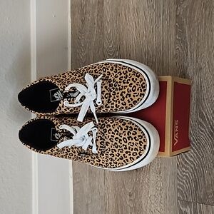 Leopard Vans